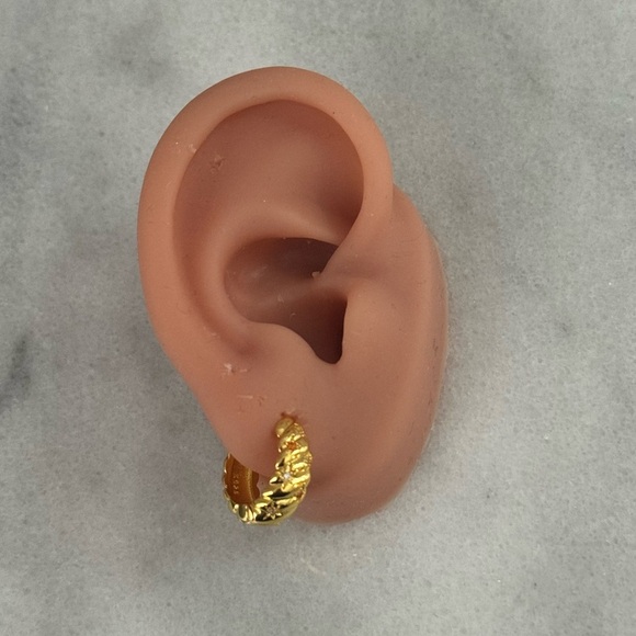 Gold Chunky Crescent Twist Hoop Star Crystal Earrings

 Brand New - Picture 2 of 6